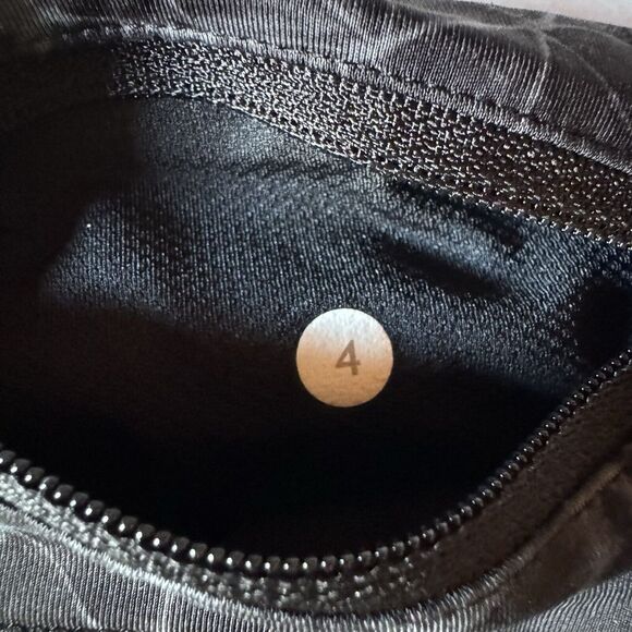 Lululemon Active Capri Black Gray Womens 4 Gym CrossFit Athletic - Picture 5 of 12